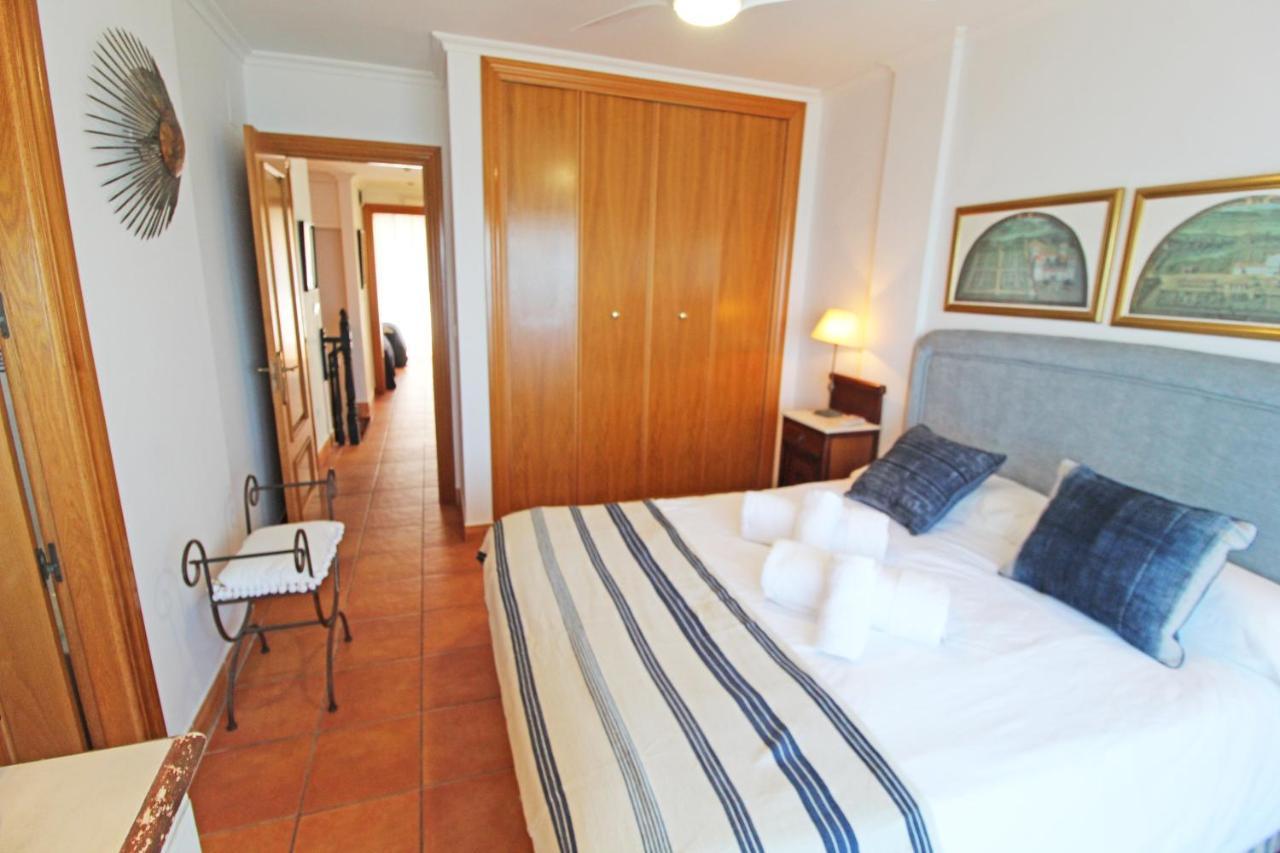 Appartamento Ático duplex de lujo frente al mar. 1a linea playa El Campello Esterno foto