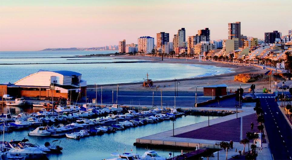 Appartamento Ático duplex de lujo frente al mar. 1a linea playa El Campello Esterno foto
